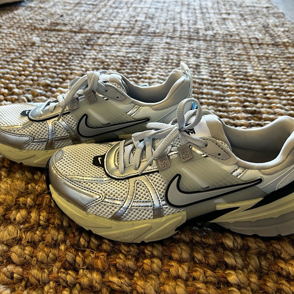 Nike Women's Sneakers - Gray and Black